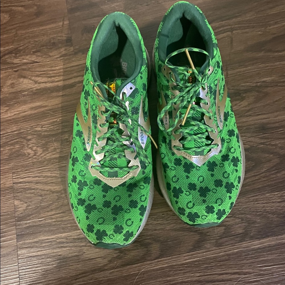 Men’s Brooks running shoes
